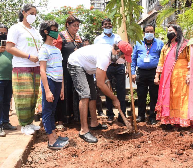 Ranvir Shorey with son Haroon Shorey, Singer-Entrepreneur Saniya Saiyad take forward BMC’s Be A Tree Parent MEGA Vriksha Campaign